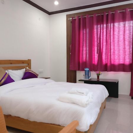 Green Roof Hotel Nainital Rum bild