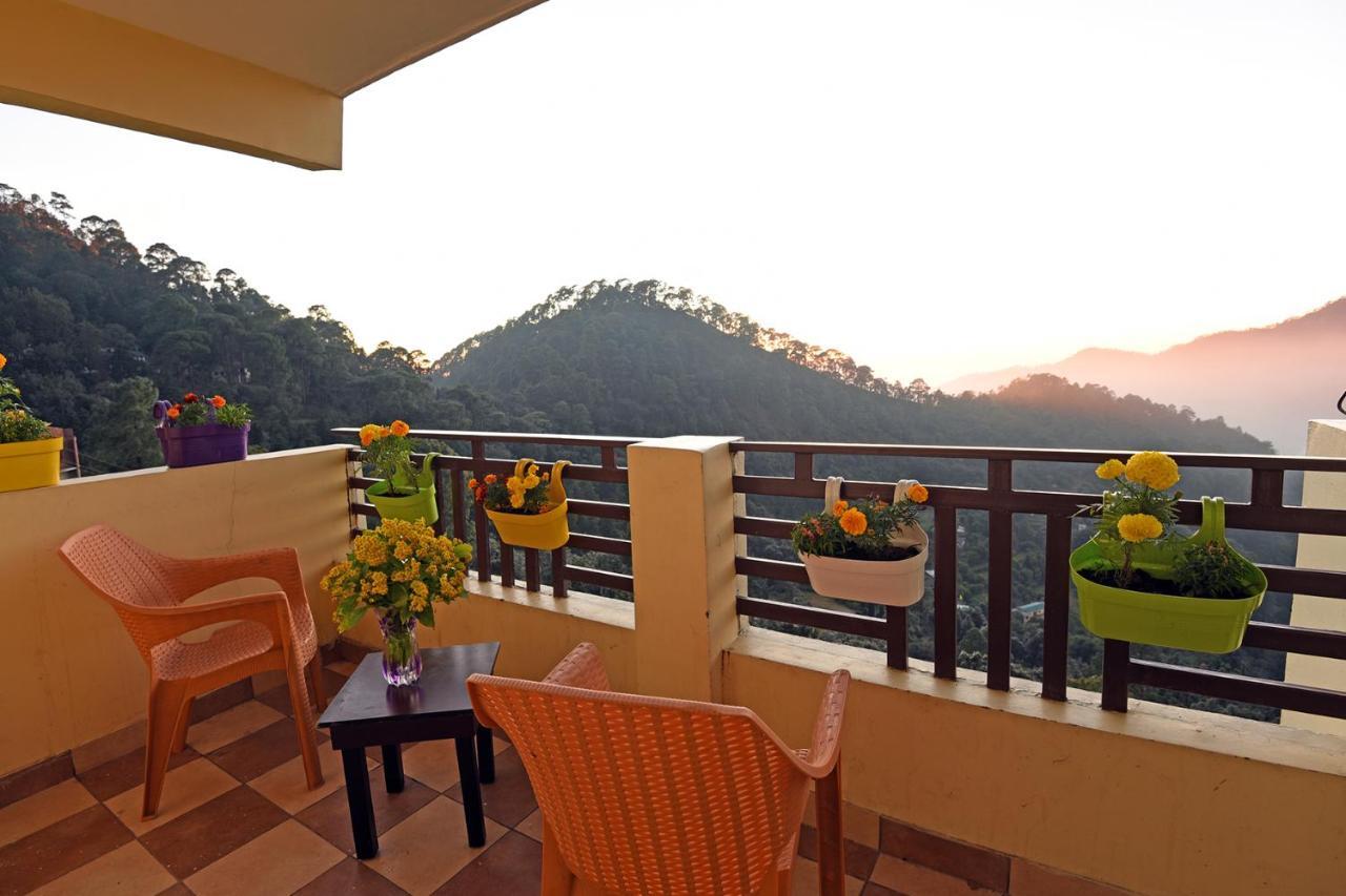 Green Roof Hotel Nainital Exteriör bild